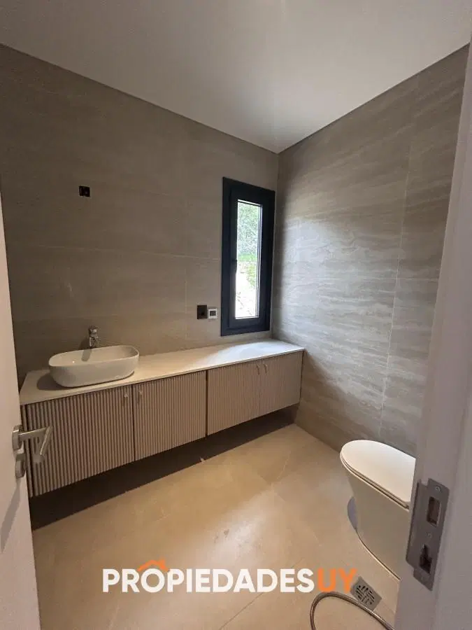 Venta casa en Club del lago Punta Ballena 2