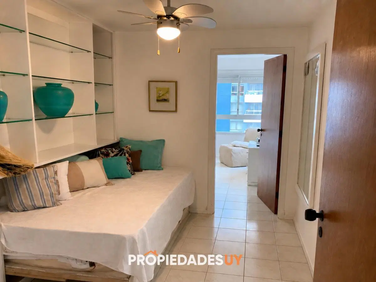 Apartamento en Playa Brava, a pocos metros del mar - 2 dormitorios 4