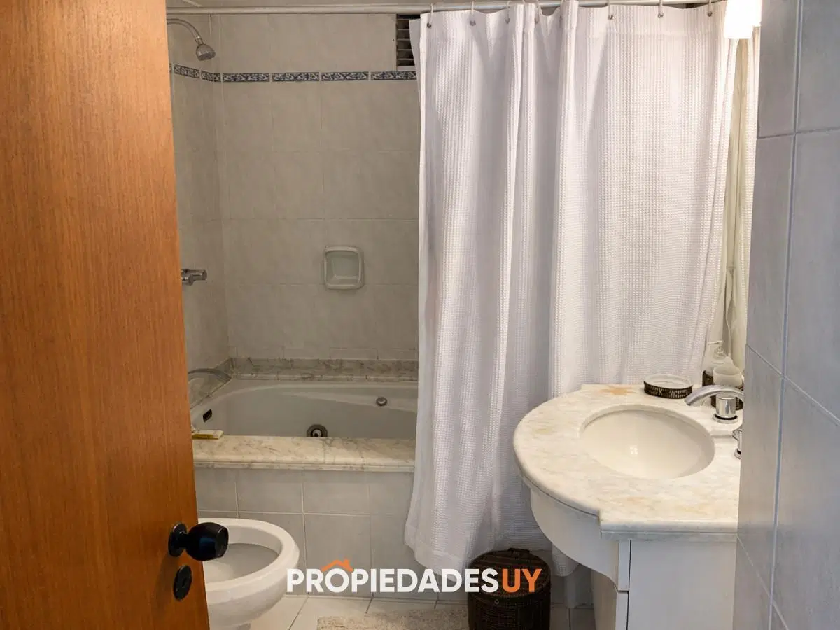 Apartamento en Playa Brava, a pocos metros del mar - 2 dormitorios 8