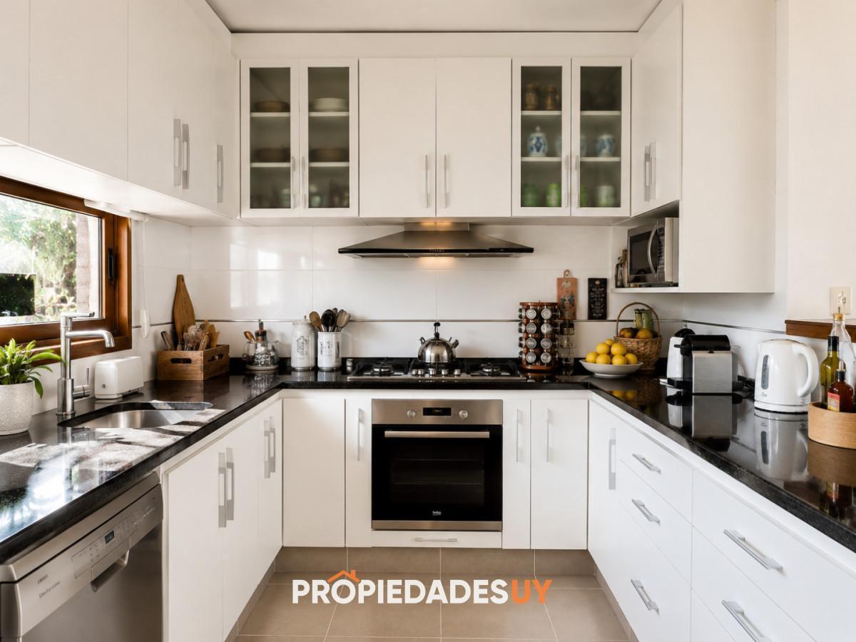 Foto de Venta Casa en Playa Mansa, 4 dormitorios, 4 baños, Piscina climatizada, imagen 4