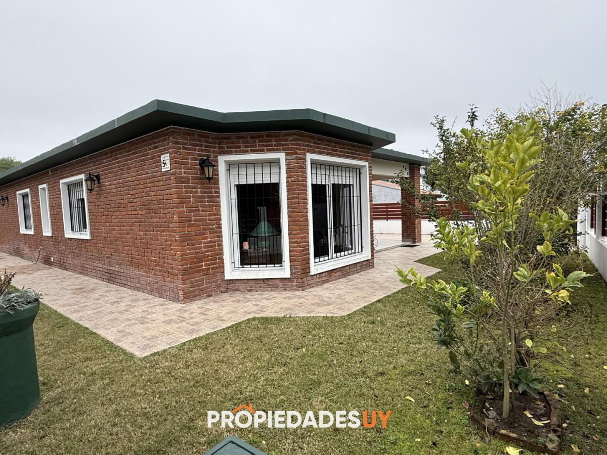 Foto de Casa de 3 dormitorios a la venta en Pinares - Playa Mansa, imagen 1