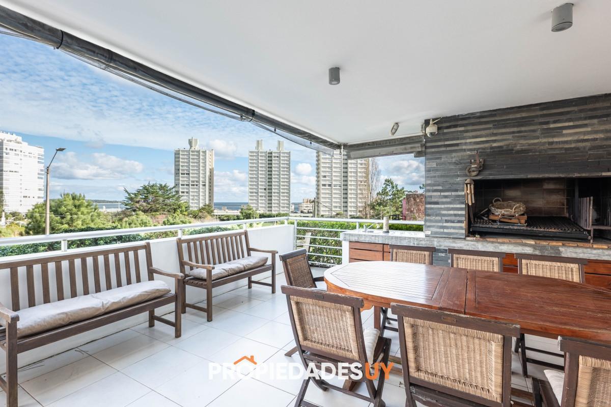 Foto de Apartamento en Venta 3 Dormitorios con Parrillero - Playa Mansa - Punta, imagen 1
