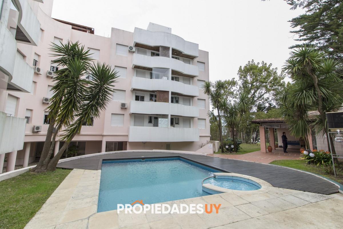 Foto de Venta de apartamento en playa mansa - 2 dorm 2 baños, imagen 3