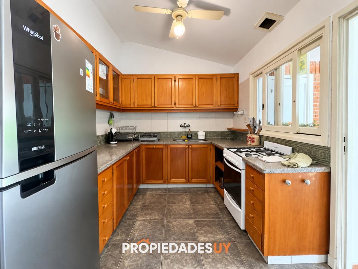 Foto de Casa de 4 dormitorios con piscina climatizada en Cantegril, Punta del, imagen 4