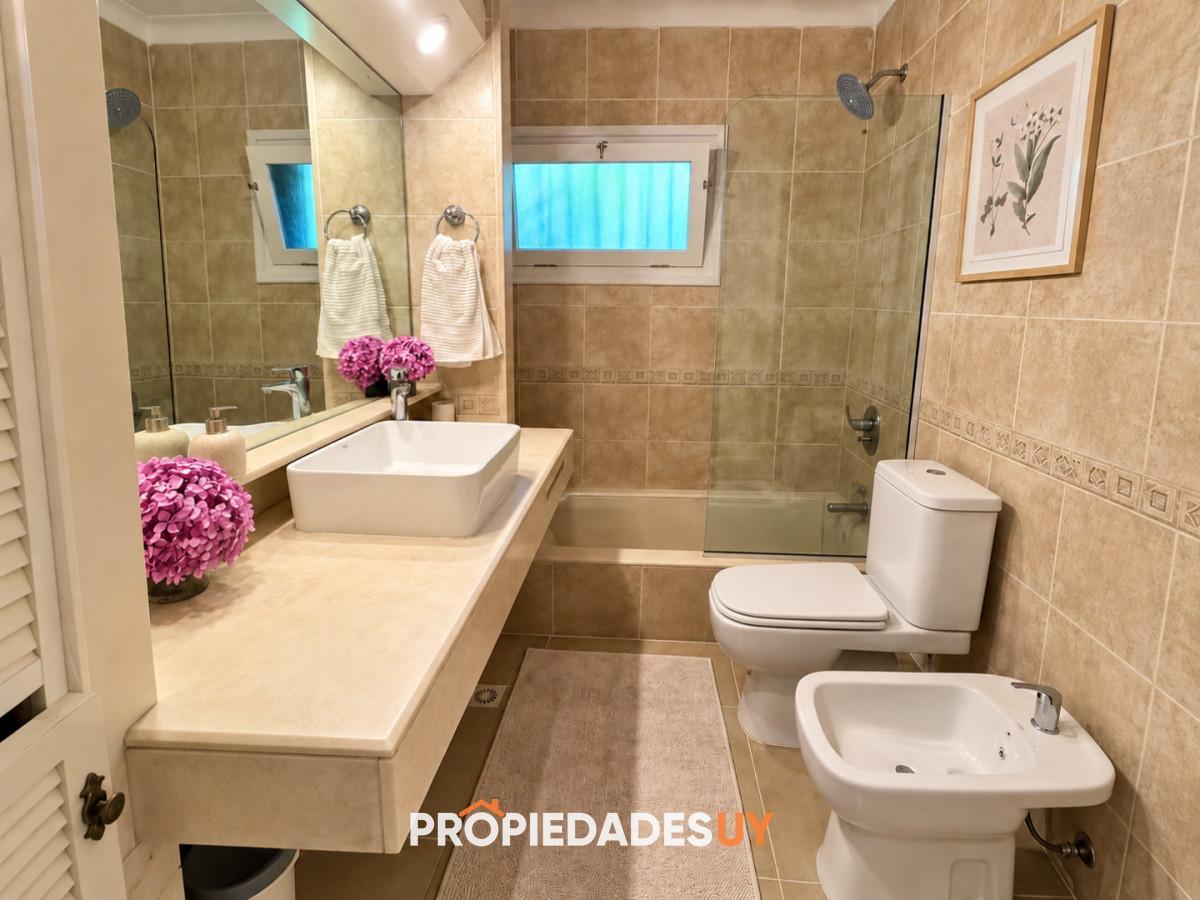 Foto de Casa de 4 dormitorios con piscina climatizada y gran área social en, imagen 2