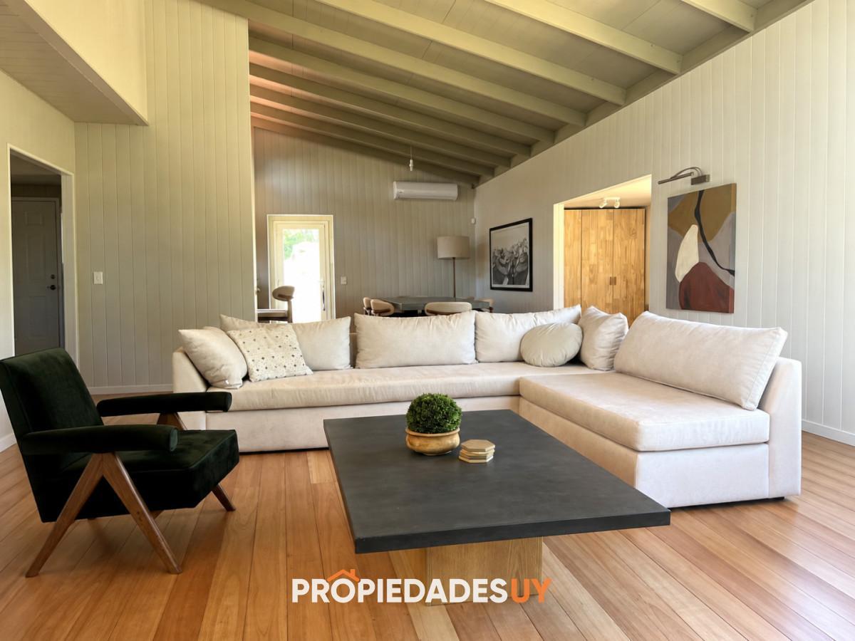 Foto de Casa moderna en alquiler rodeada de naturaleza, 3 dormitorios, imagen 1