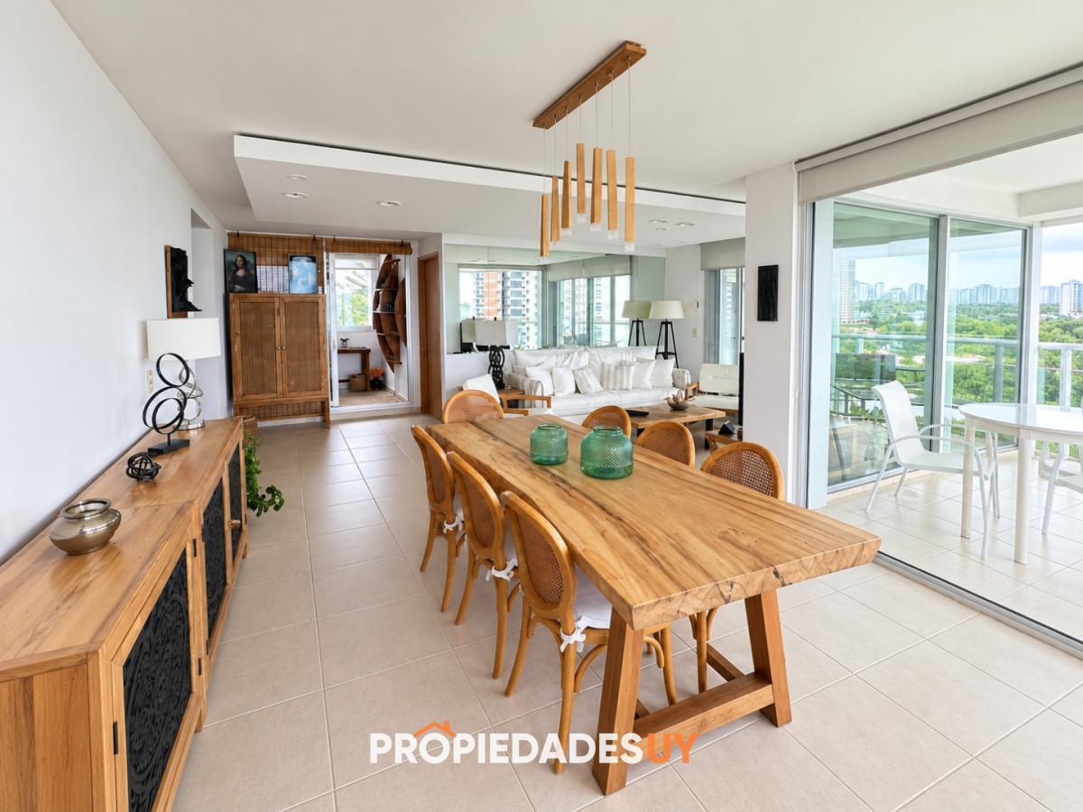 Foto de Apartamento en venta en Playa Mansa - 3 suites, vista al mar y, imagen 2