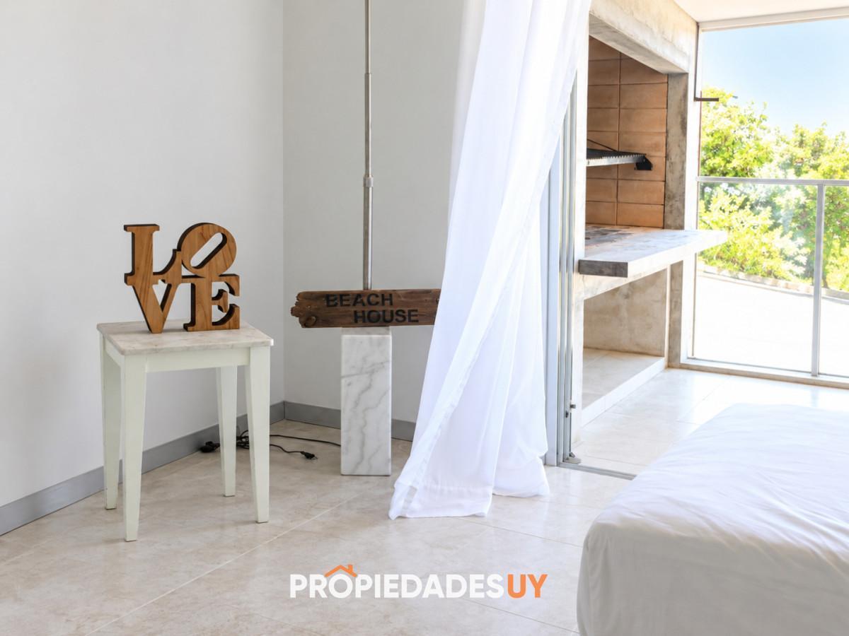 Foto de Casa en venta en La Barra - diseño de Martín Gómez, vista al mar y, imagen 1