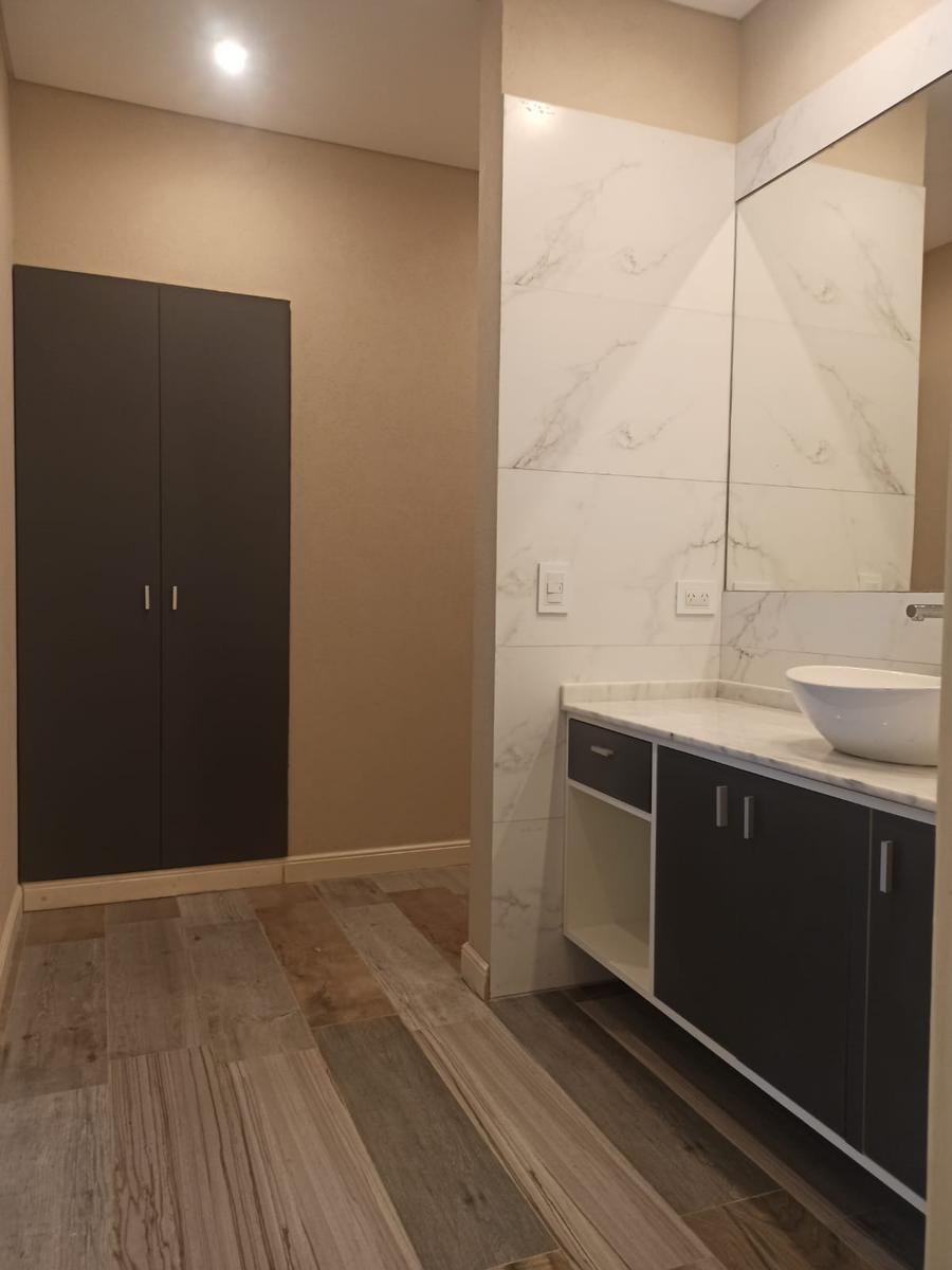 Casa en Venta 5 Ambientes Costa Esmeralda 2