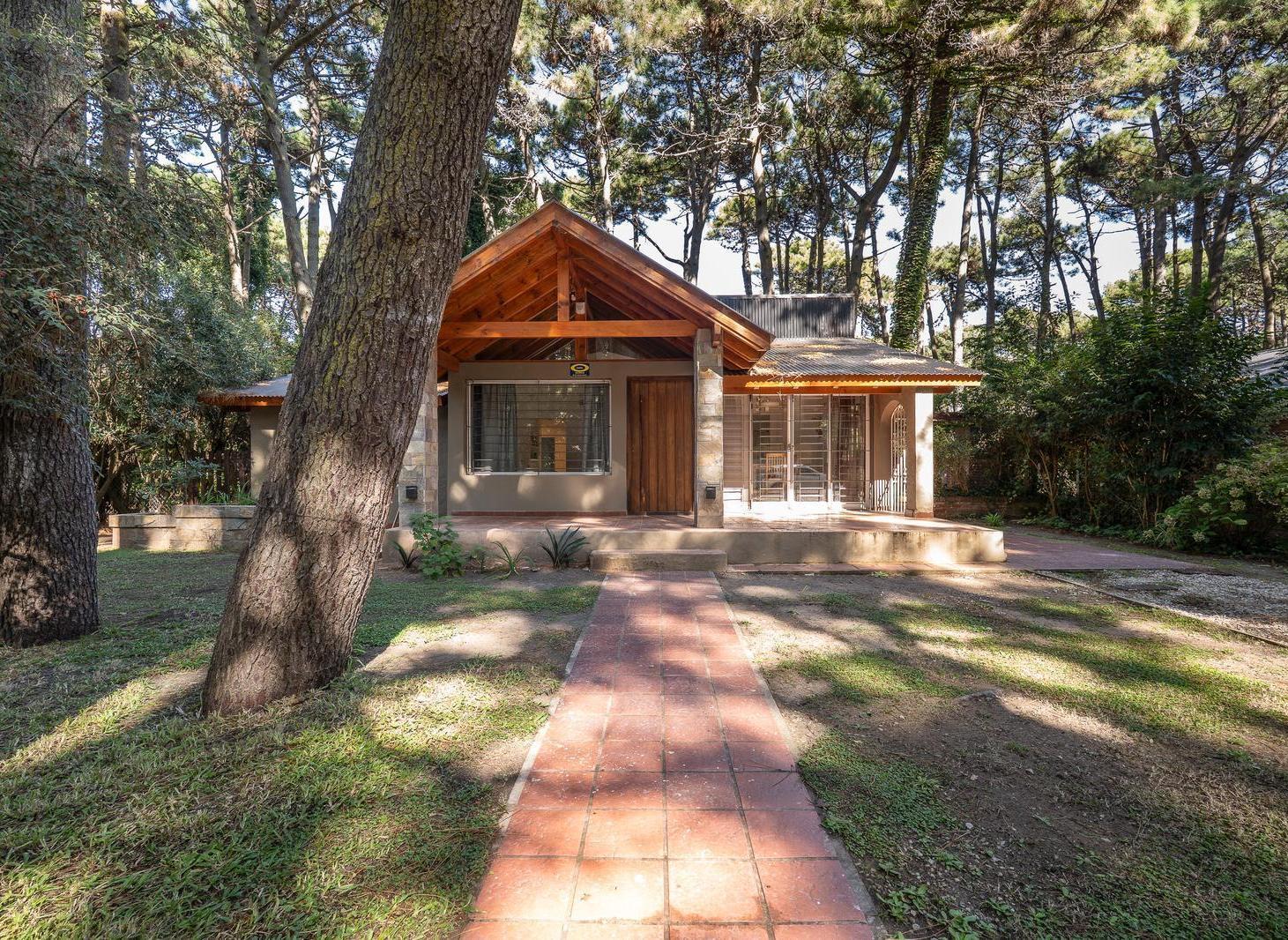 CASA EN VENTA 4 AMBIENTES PINAMAR LASALLE