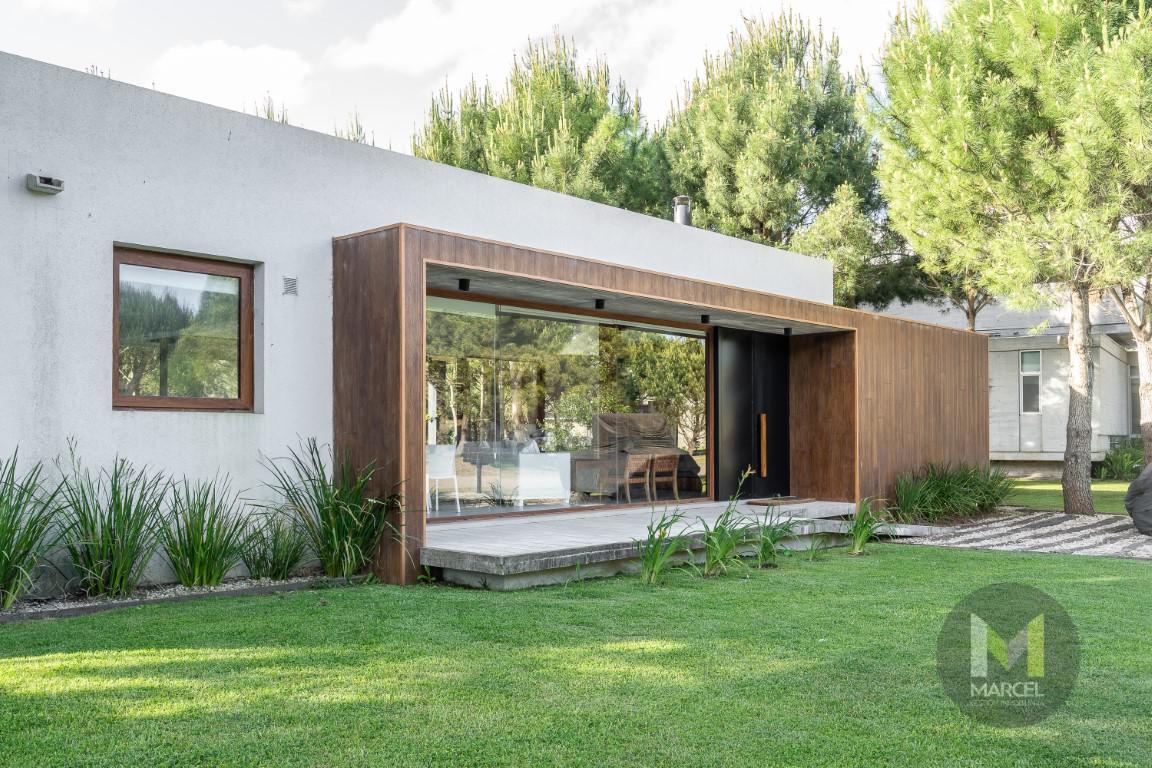CASA EN VENTA LA HERRADURA PINAMAR
