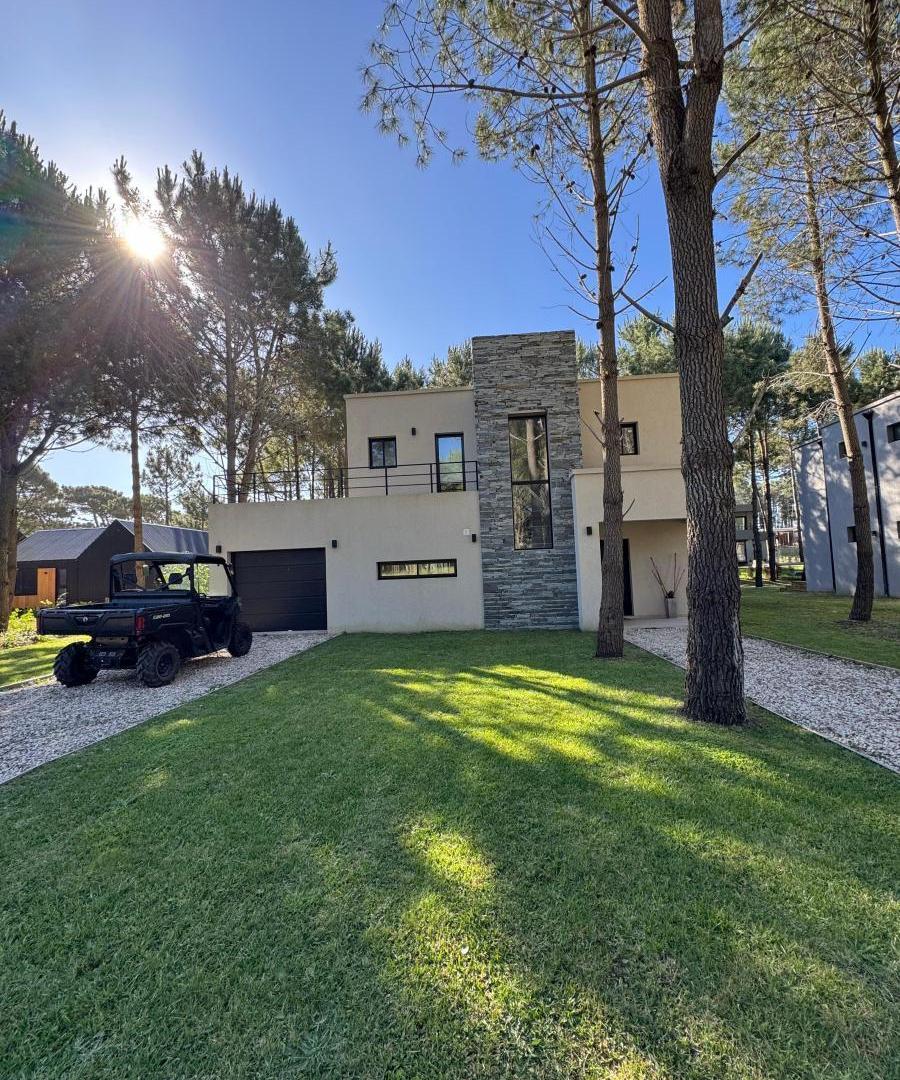 CASA EN VENTA BARRIO PIONEROS PINAMAR