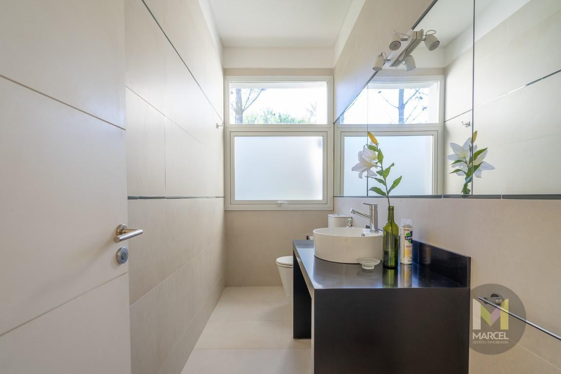 CASA EN VENTA LA HERRADURA PINAMAR