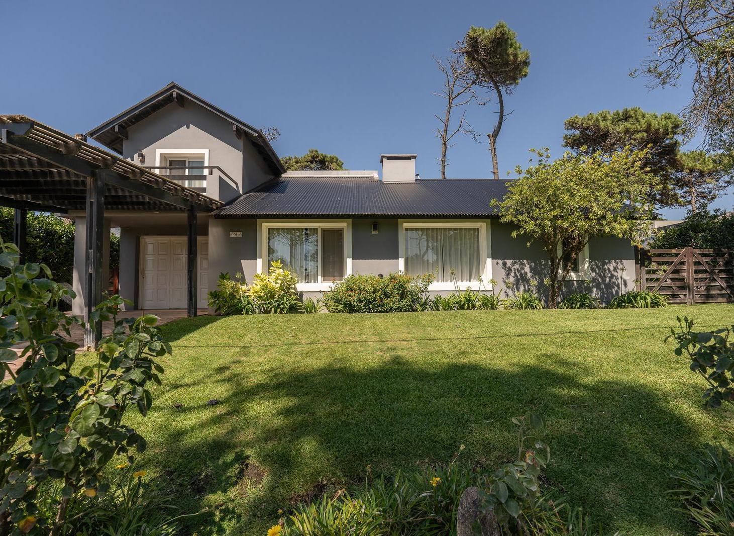 CASA EN VENTA PINAMAR LASALLE