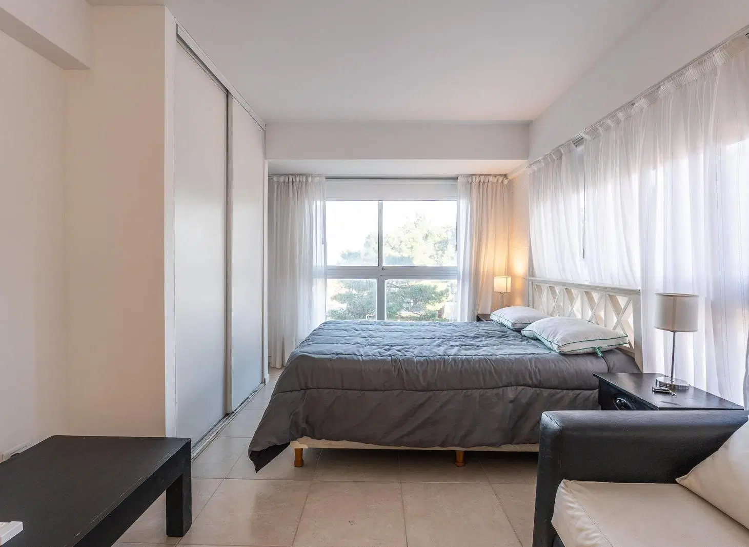 MONOAMBIENTE EN VENTA CON COCHERA PINAMAR CENTRO 3