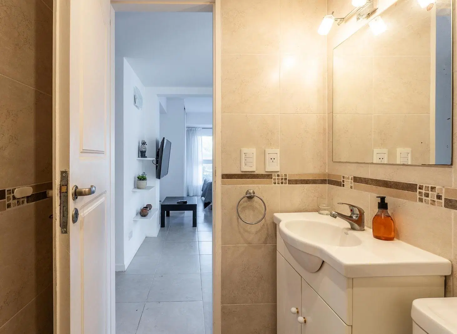 MONOAMBIENTE EN VENTA CON COCHERA PINAMAR CENTRO 2