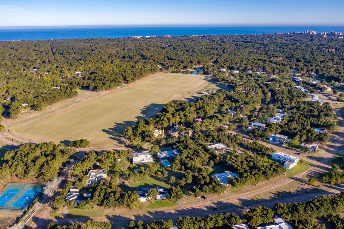 Foto de LOTE EN VENTA LA HERRADURA PINAMAR, imagen 2