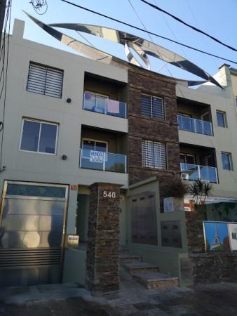 VENTA Excelente Local comercial en Rincon 540, Banfield