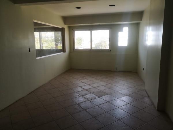 Foto de Importante Deposito con oficinas, ubicado en Presidente Peron 1762 Lomas de Zamora, imagen 2