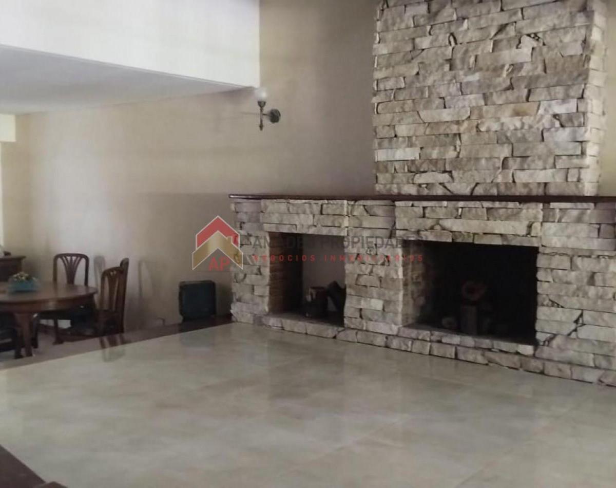 Foto de Chalet 6 amb con parque, pileta y garage, ubicado en Acevedo 1300, imagen 4