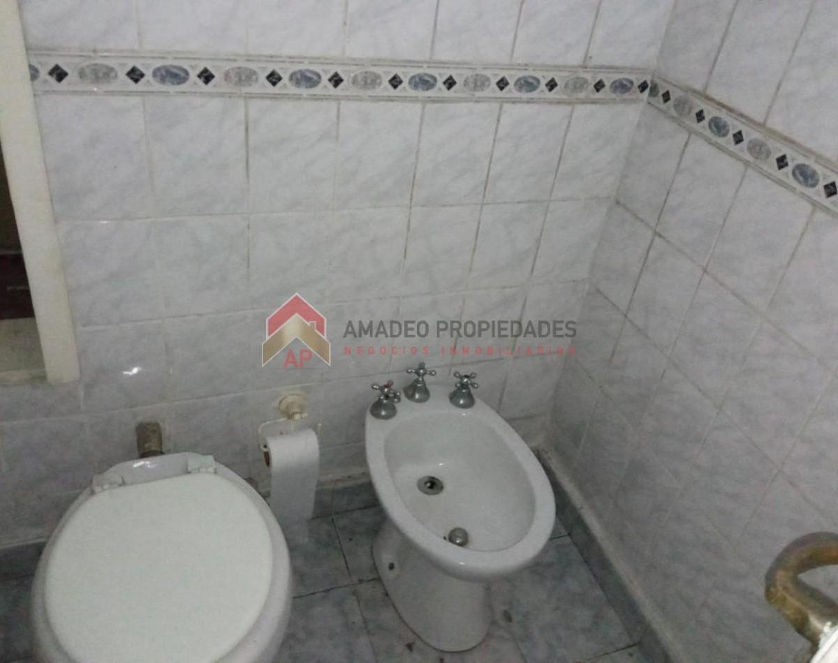 Dpto al frente t/casa 5 amb con garage ubicado en 2 De Mayo 4300, Remedios de Escalada