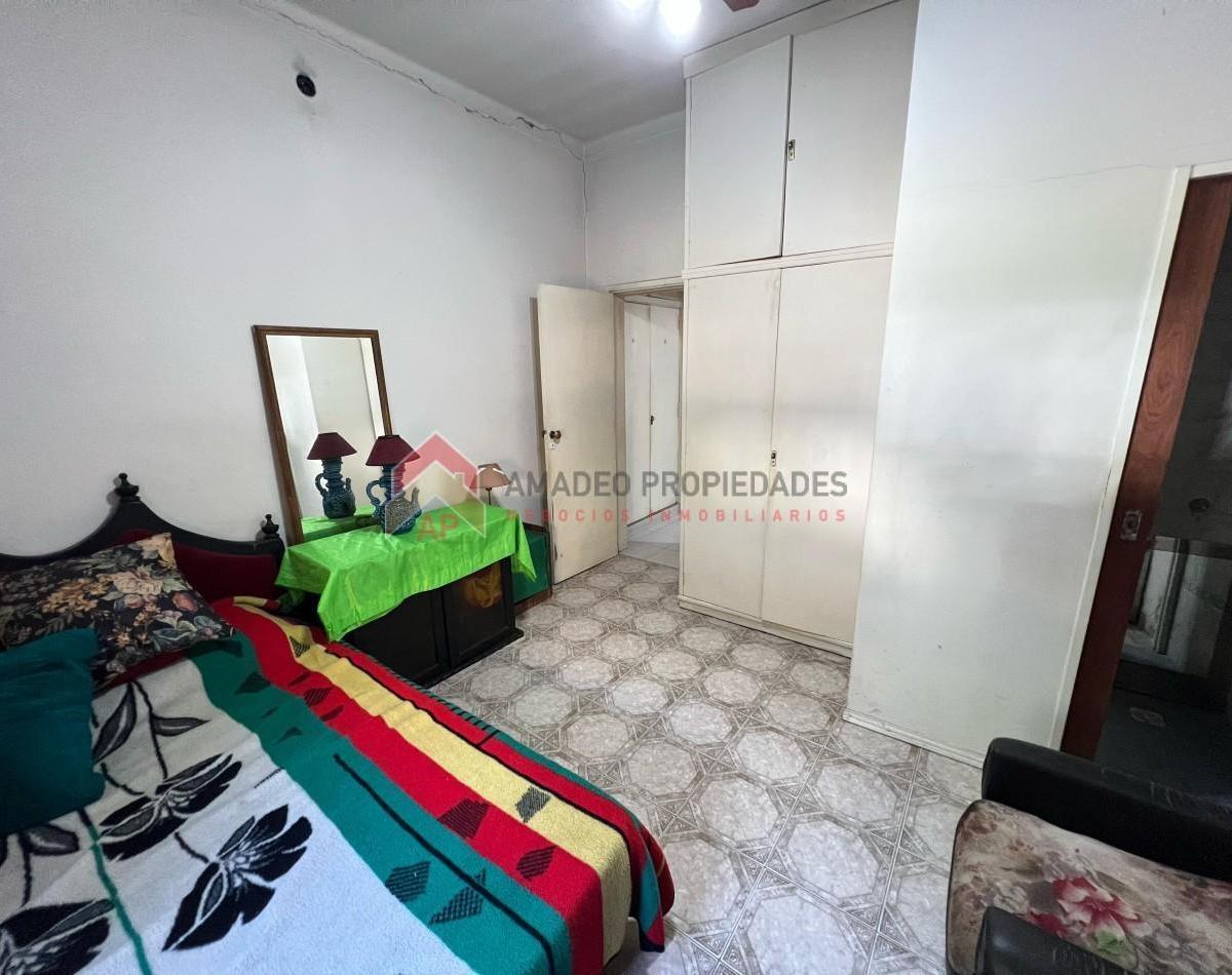 Se escuchan ofertas: Casa 3 amb con cochera descubierta y parque. Apto credito! Muy buena ubicacion: