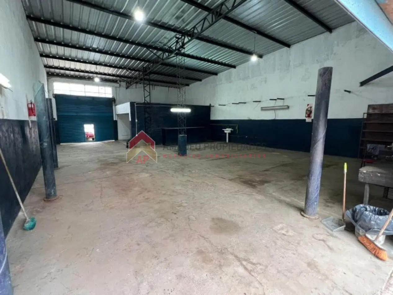 Deposito amplio, ubicado en Lamadrid 2448, Lomas de Zamora 5