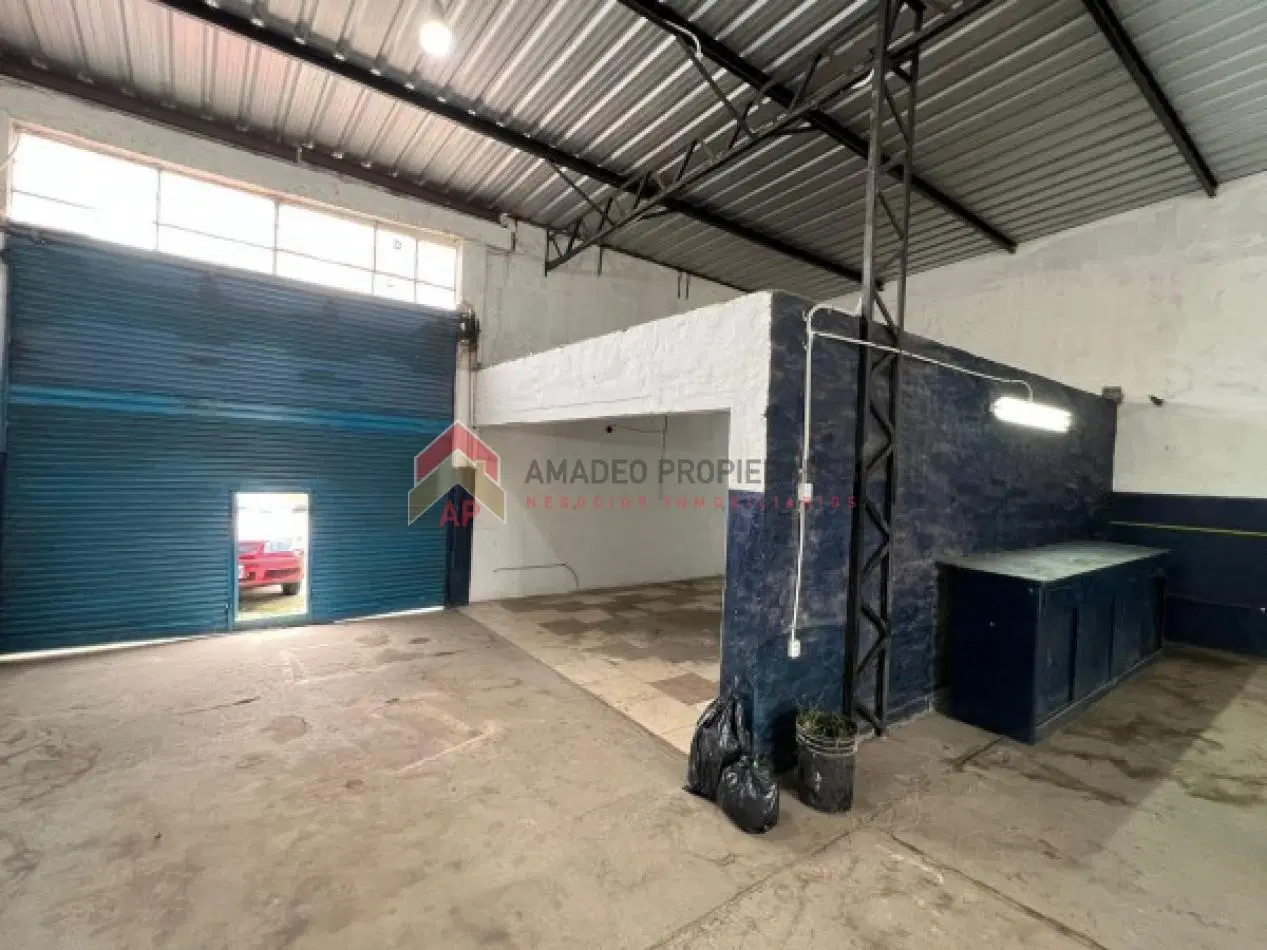Deposito amplio, ubicado en Lamadrid 2448, Lomas de Zamora 4