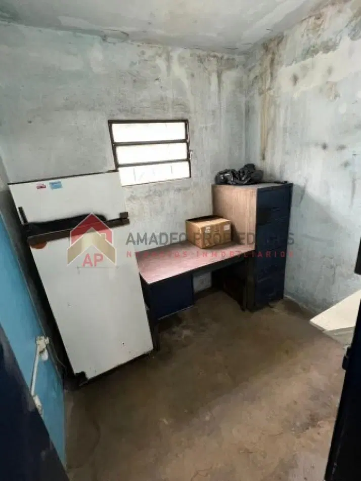 Deposito amplio, ubicado en Lamadrid 2448, Lomas de Zamora 5