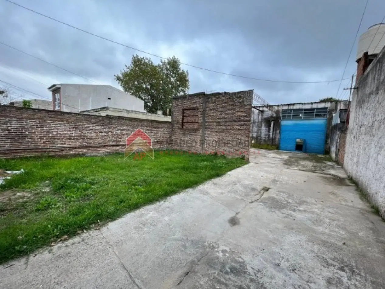 Deposito amplio, ubicado en Lamadrid 2448, Lomas de Zamora 3
