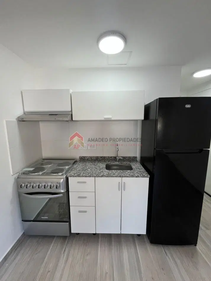 Impecable monoambiente full equipado y luminoso, a estrenar. Excelente ubicacion: Pedernera 279, Lom 2
