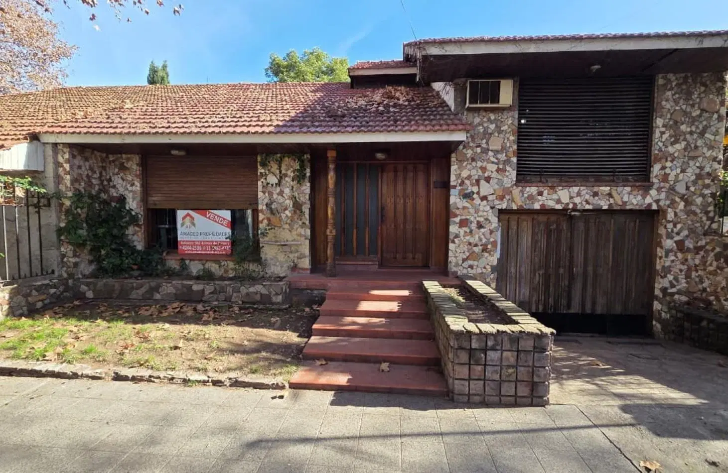 Gran casa 5 amb con parque, quincho y cochera amplia. Excelente ubicacion: Gral. Jose de San Martin 2