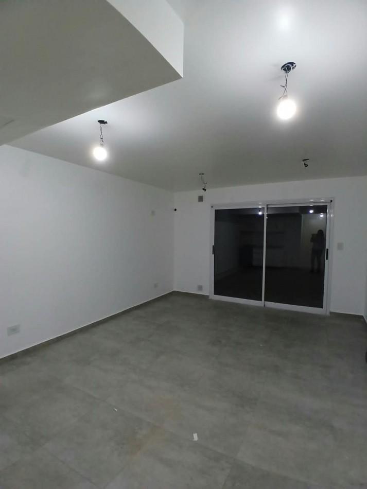 Foto de Dpto 2 amb con patio en pb. Apto credito. Excelente ubicacion: 25 de, imagen 5