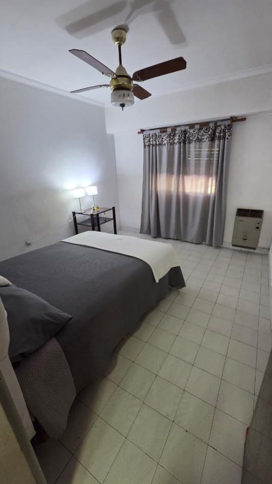 Foto de Excelente casa con parque, cochera e impecable dpto 2 amb. Ubicada en, imagen 2