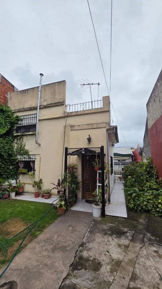 Foto de Casa 3 amb con amplio parque, patio y cochera. Apto credito. Muy buena, imagen 1