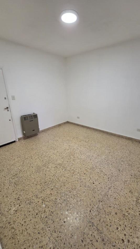 Foto de Imperdible: dpto 2 amb en planta baja con patio, expensas bajas y, imagen 2