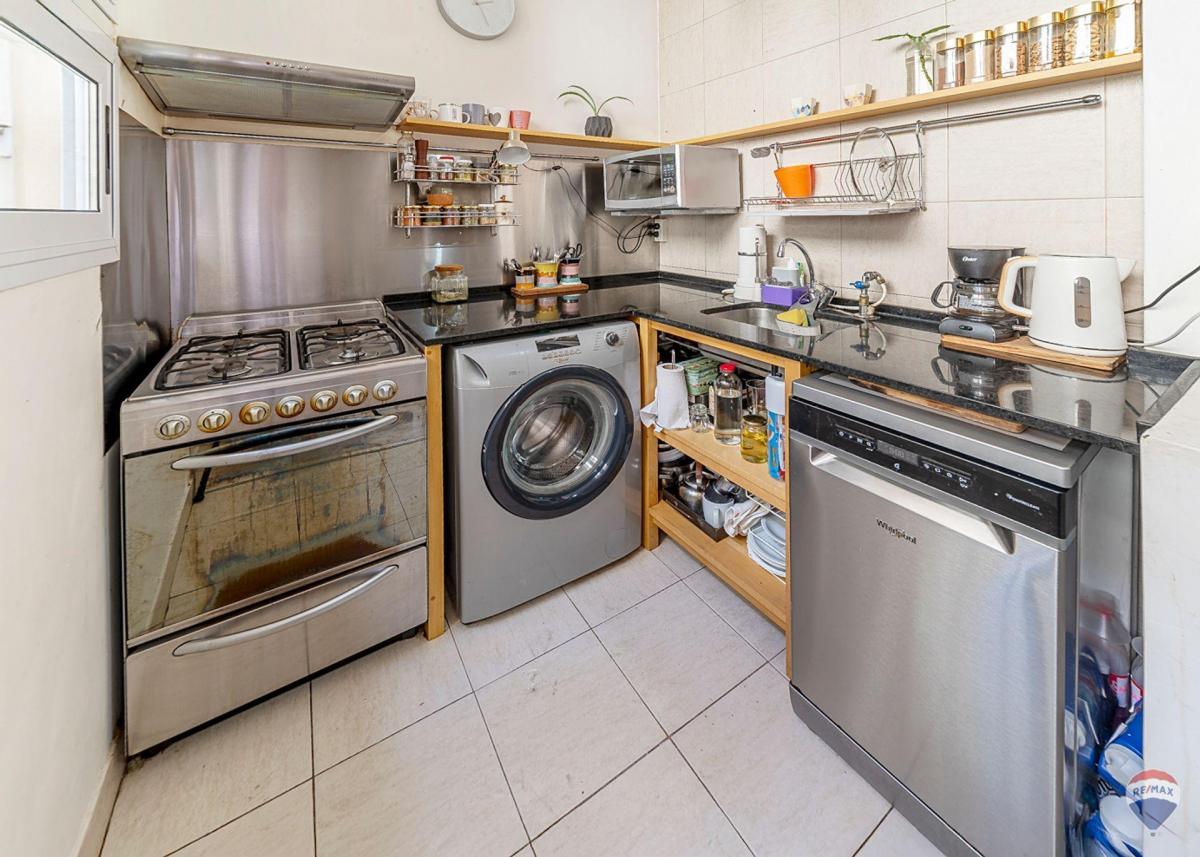 Departamento 4 Ambientes en Venta Av Cordoba 2