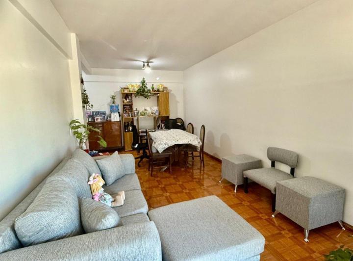 Venta Flores 5 amb. en torre con cochera. 1