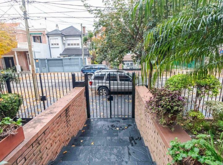 Venta Casa de 6 Ambientes, jardin,pileta,parrilla 1