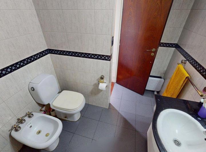 Venta Casa con Terraza Cochera Suite y Quincho 4