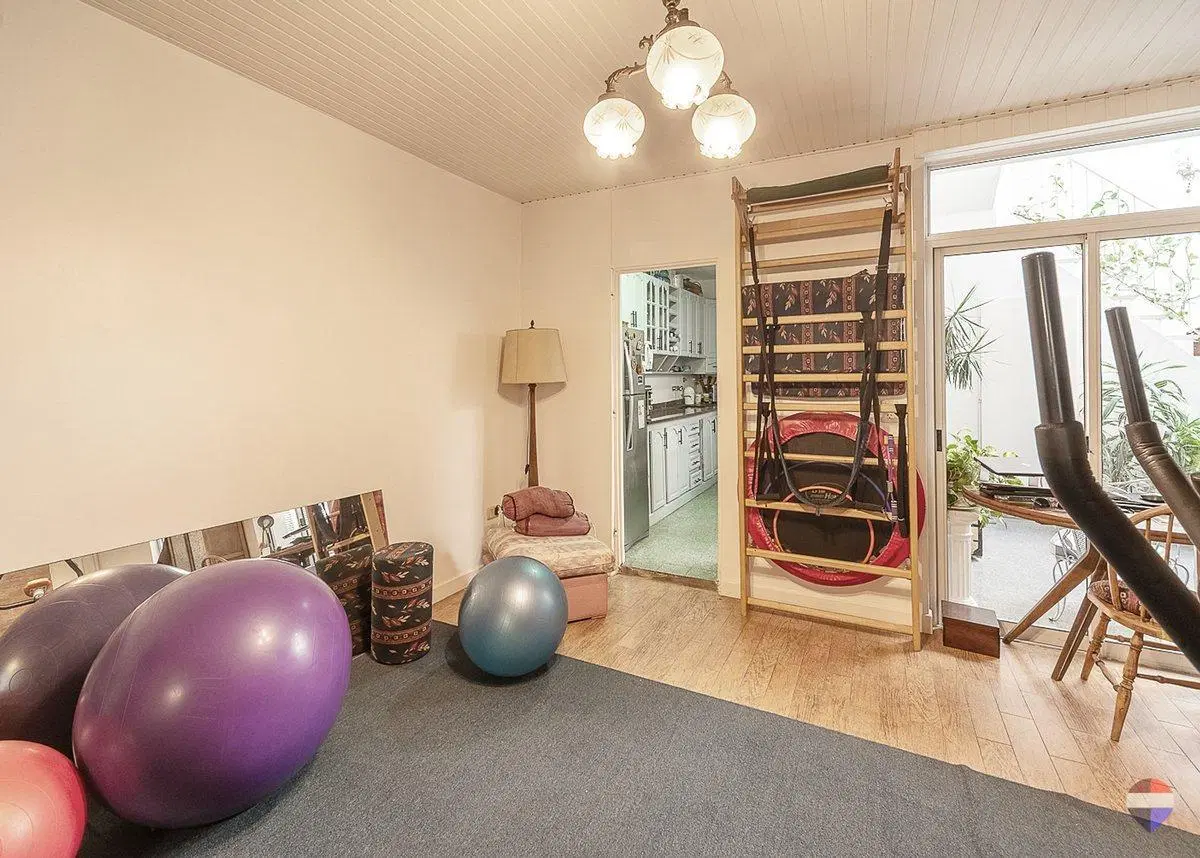 VENTA CASA 6 AMBIENTES COCHERA PATIO COLEGIALES 2