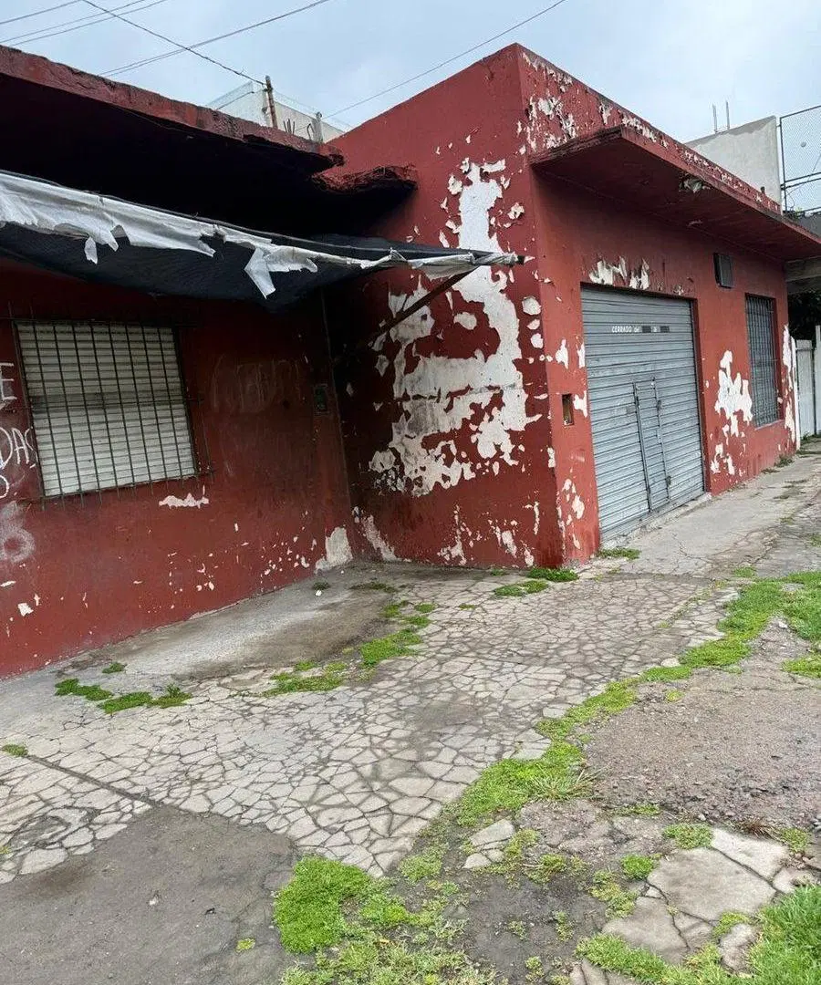 Casa en venta con locales comerciales en el Talar 4