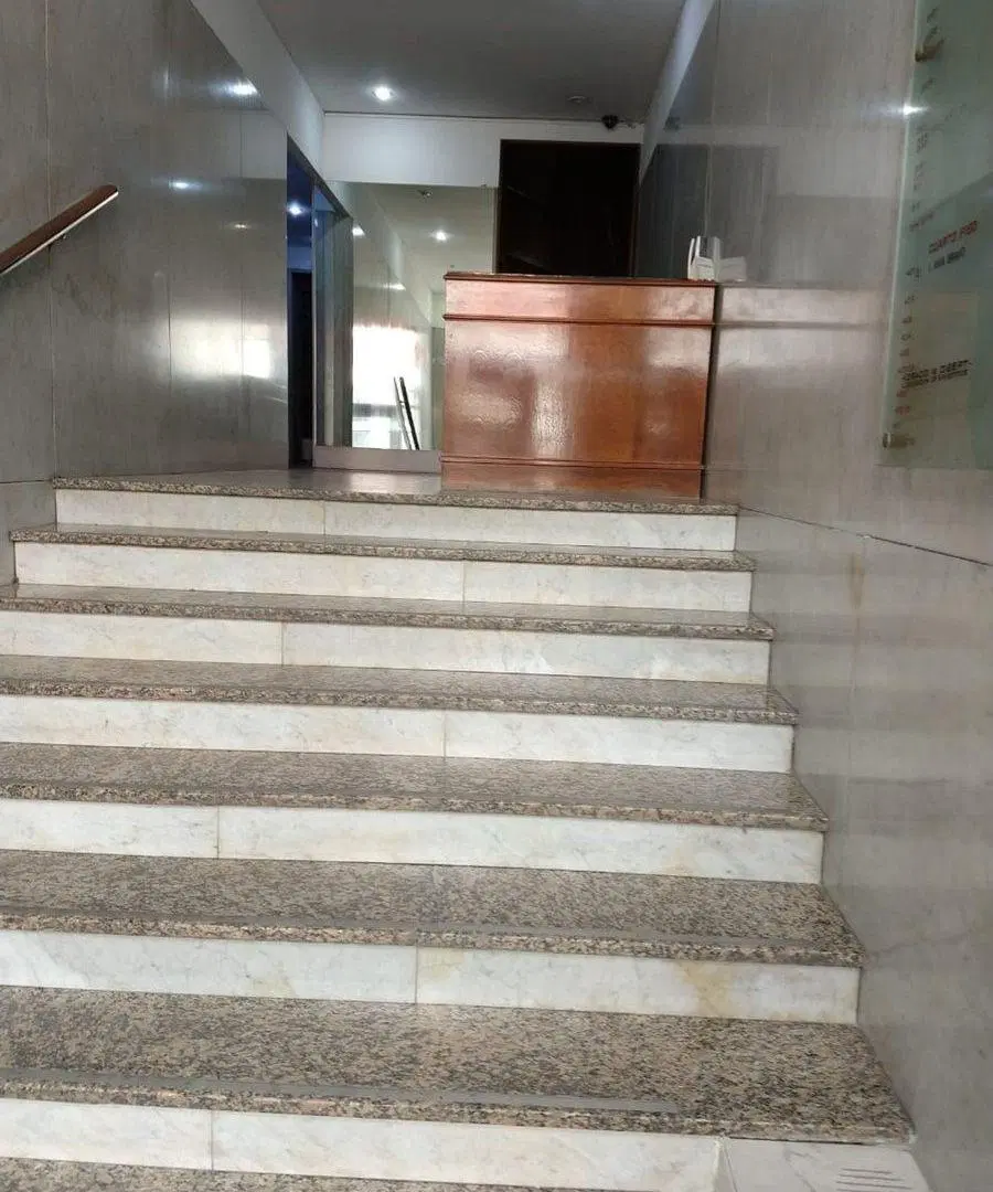 OFICINA EN VENTA 1 AMBIENTE FLORIDA -MICROCENTRO 2