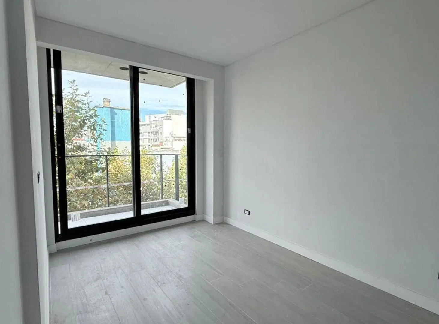 VENTA DEPTO 2 AMB CON  BALCON  FRENTE BELGRANO 3