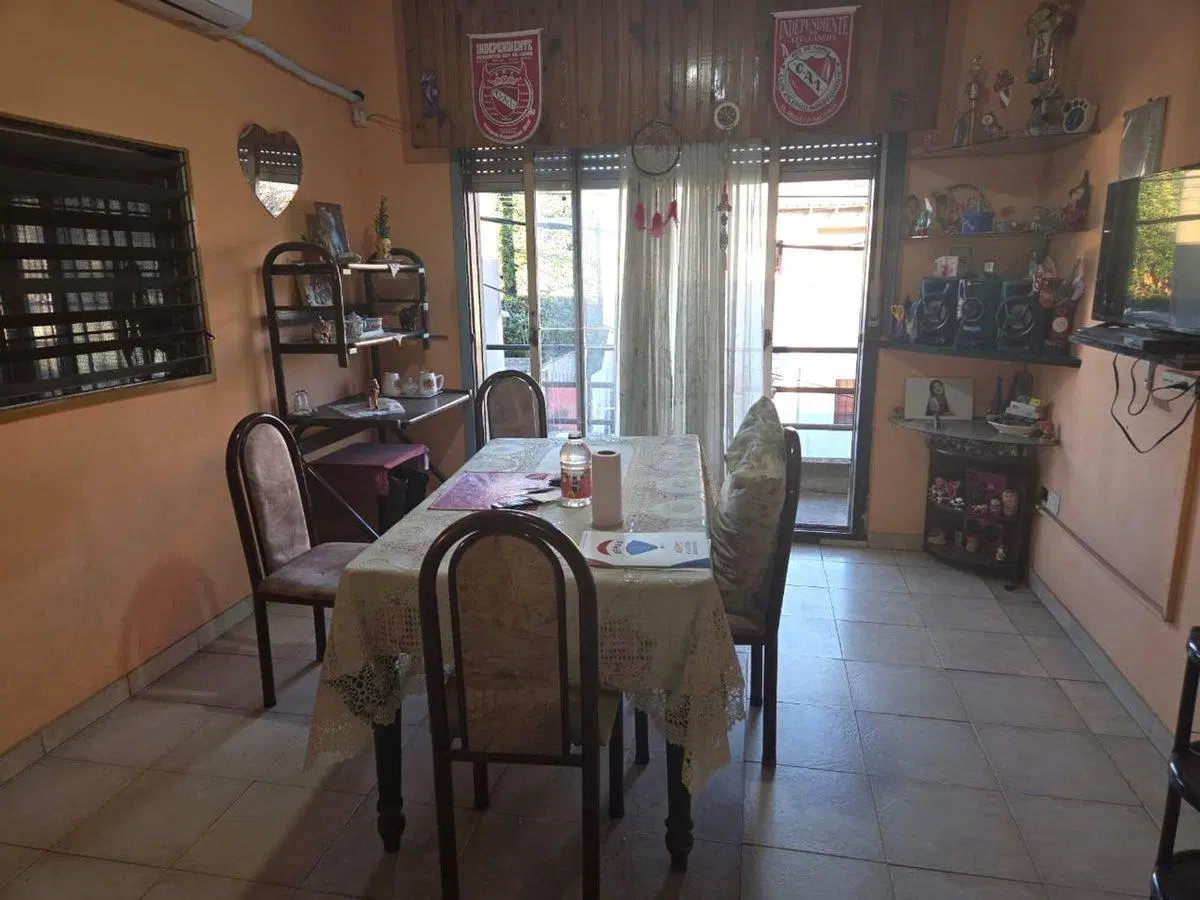 VENTA CASA MULTIFAMILIAR A REFACCIONAR  SAN JUST0 3