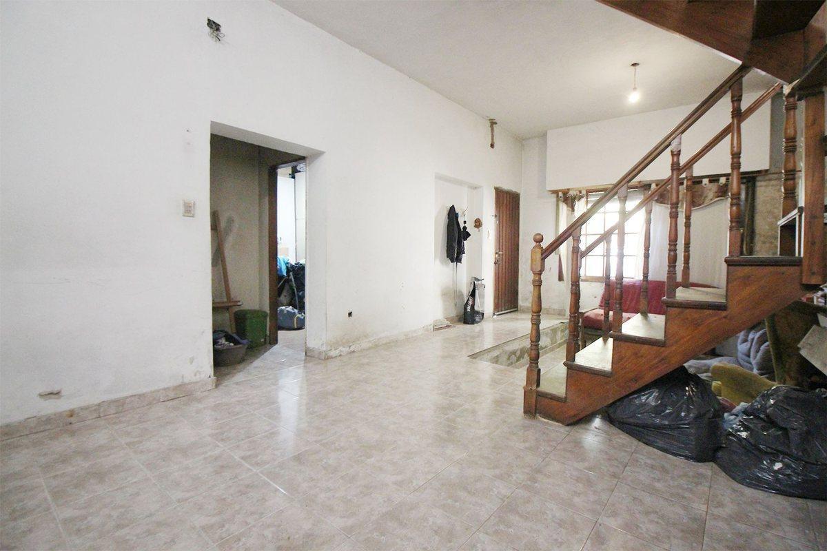 CASA 5 AMB CON GRAN JARDÍN Y PILETA LOTE PROPIO
