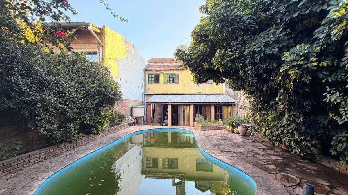 Casa en venta, 5 amb, Santos Lugares con pileta 2