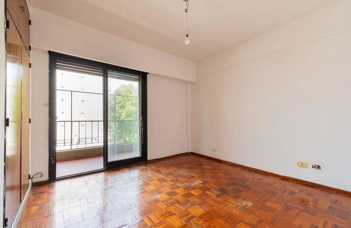 VENTA Departamento 3 dormitorios, balcón, luminoso 2