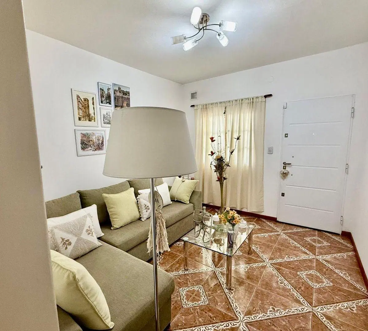 VENTA Casa 4 amb  IMPECABLE Quincho y Pileta TIGRE 2