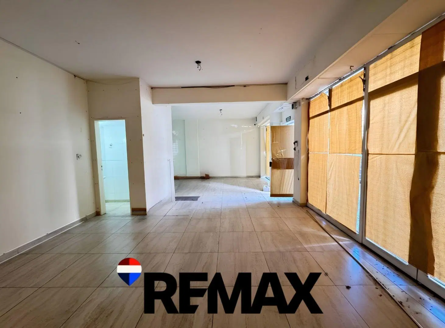 VENTA DOS LOCALES COMERCIALES 66 M2 VILLA DEVOTO 5